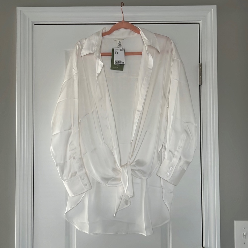 H&M White Long-sleeved Button-down Shirt